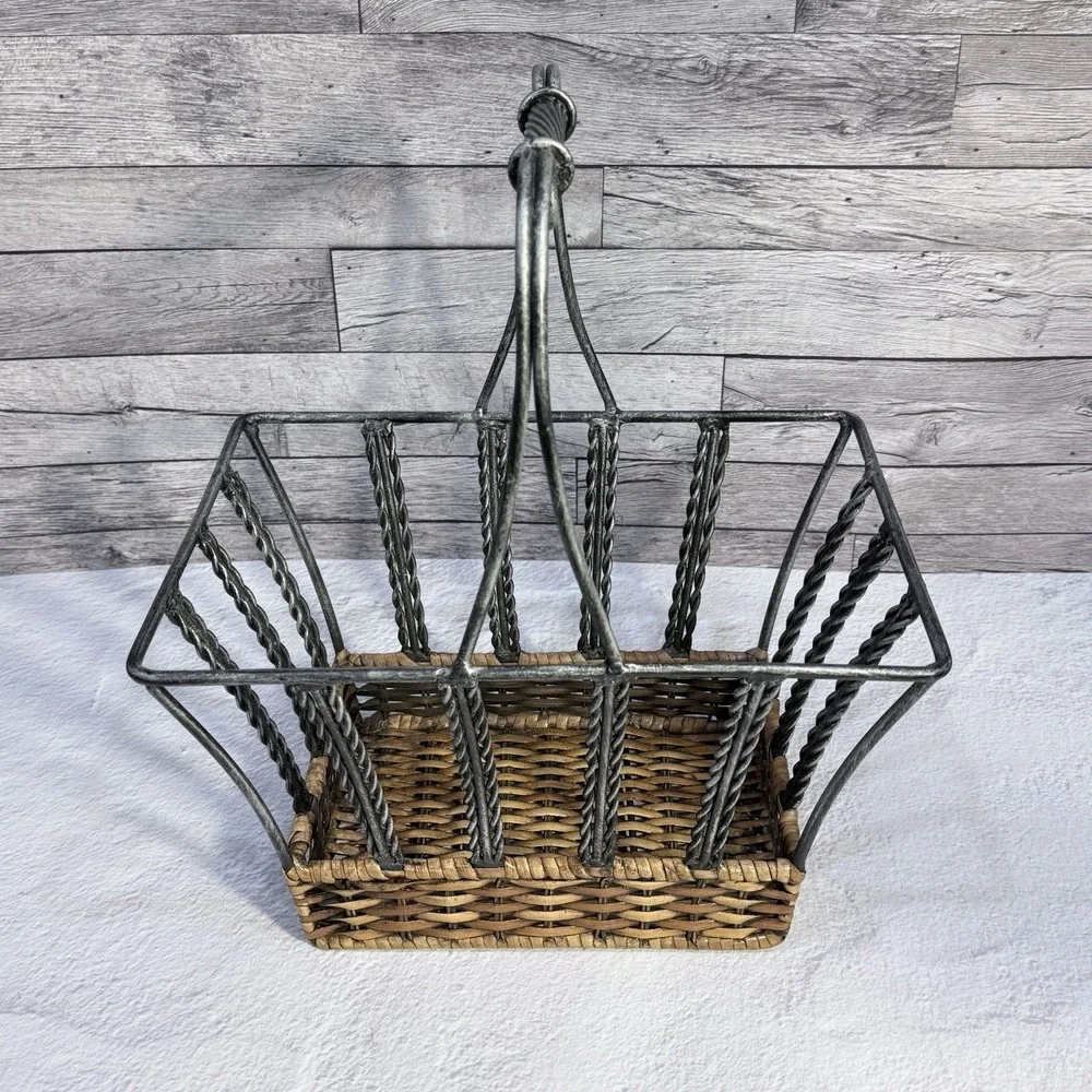 Rustic Metal Wicker Basket Farmhouse Decor Storage‎ Caddy Spring Display
